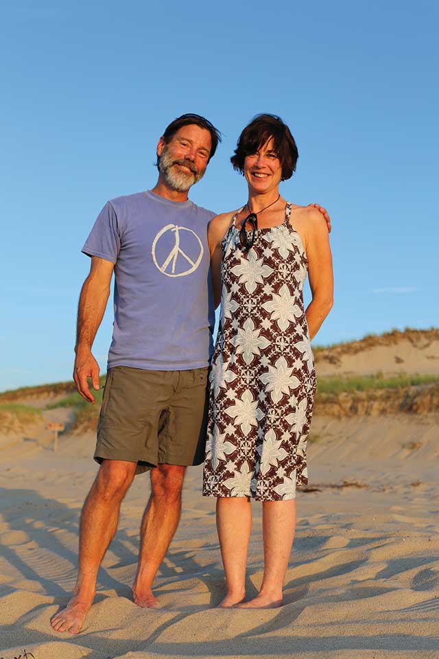 Sue & Dave anniversary beach portrait